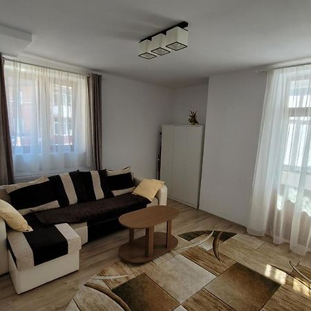 Andy Apartament Petroşani Exteriör bild