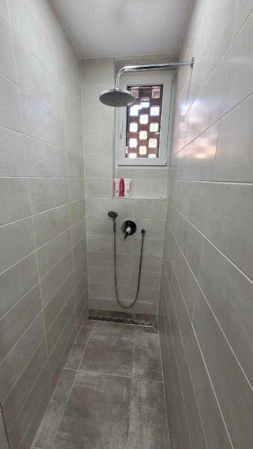 Andy Apartament Petroşani Exteriör bild