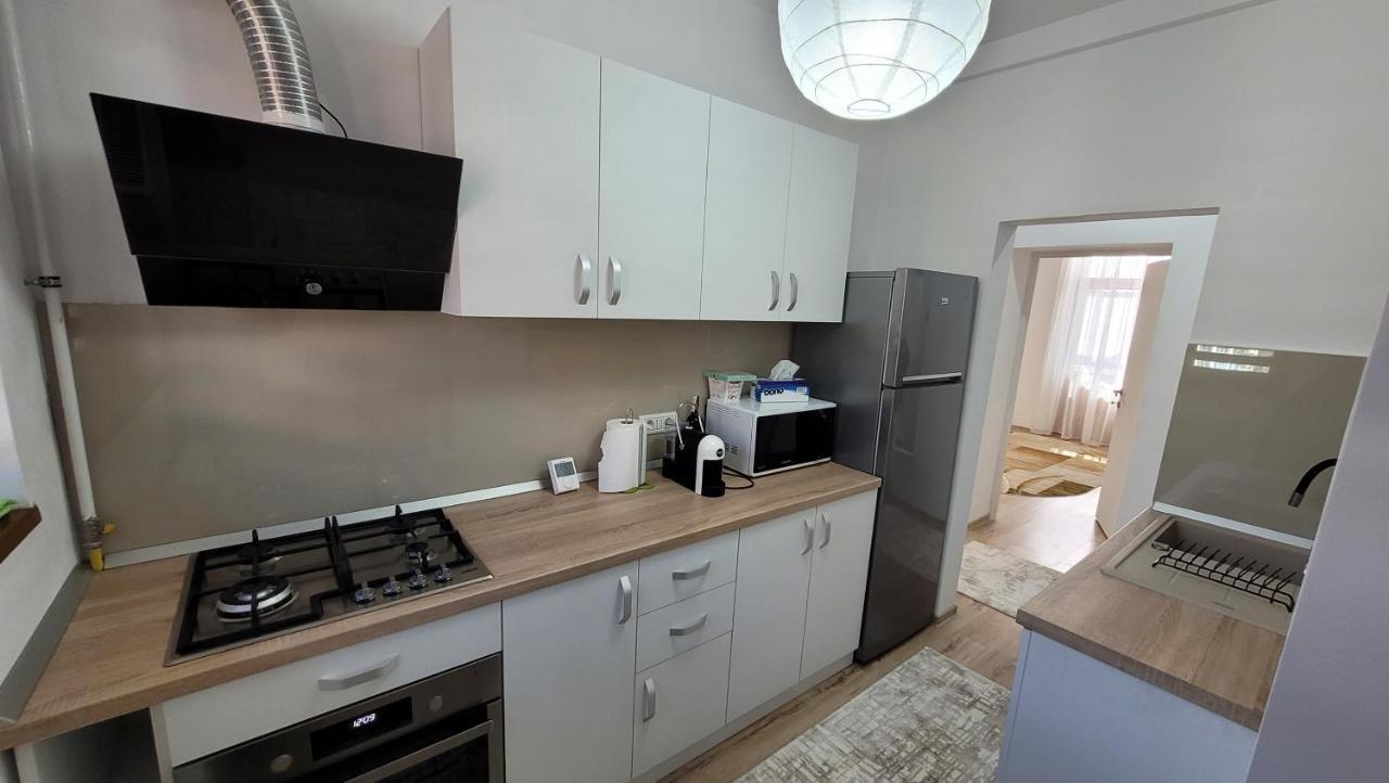 Andy Apartament Petroşani Exteriör bild