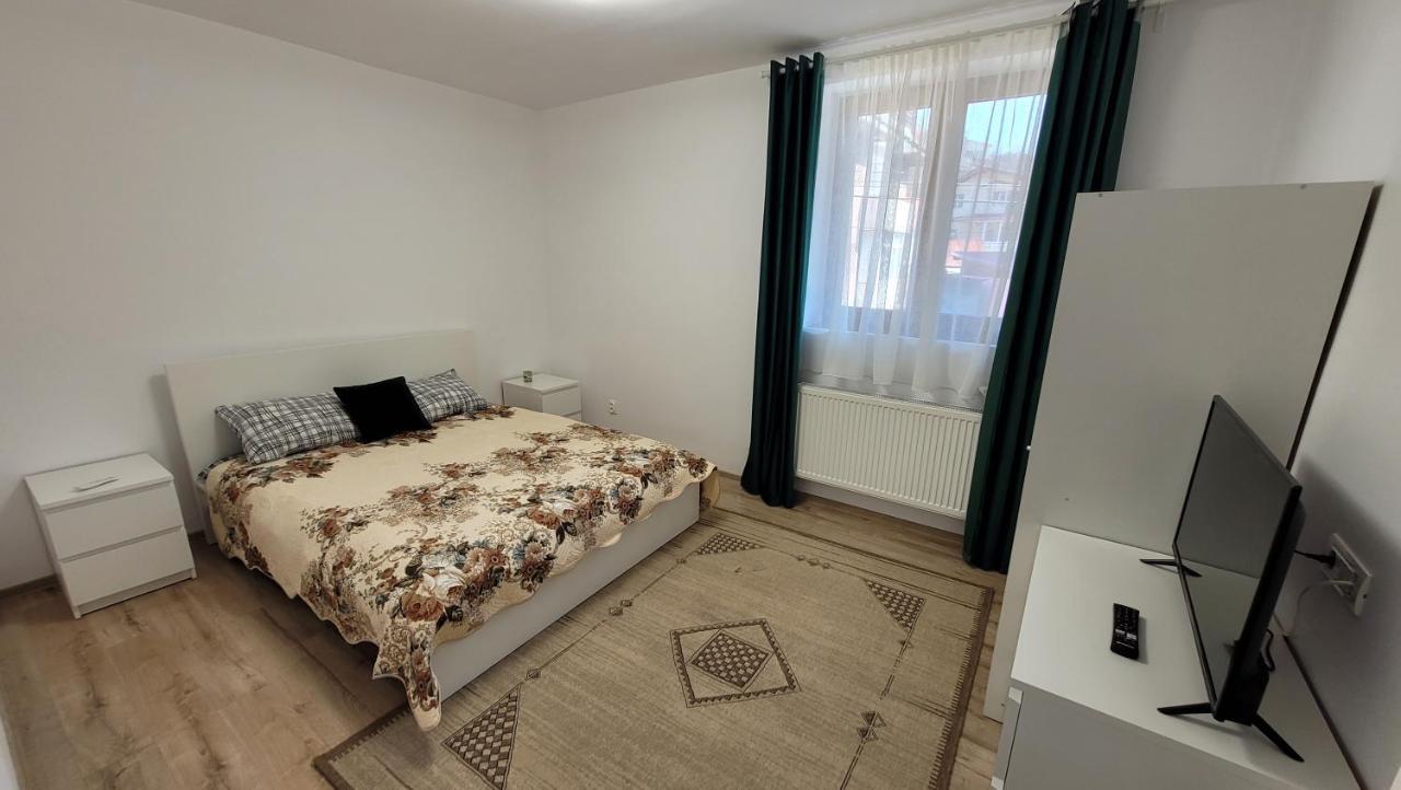 Andy Apartament Petroşani Exteriör bild